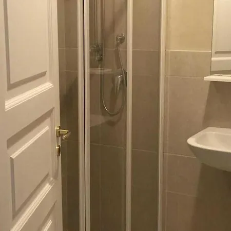 Dedalo ゲストハウス 3*